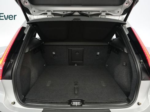 Used 2023 Volvo XC40 Recharge Plus AWD/4WD image 8