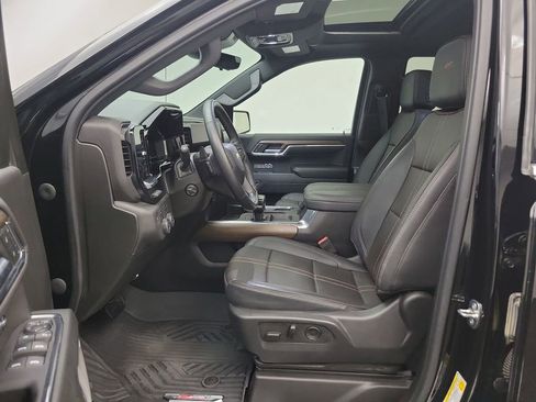 Used 2024 Chevrolet Silverado 1500 High Country w/ Technology Package image 4