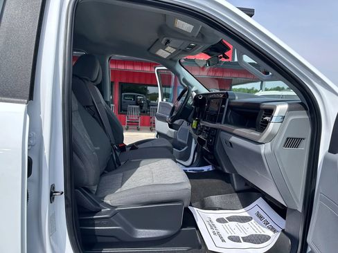Used 2024 Ford F250 XL w/ STX Appearance Package AWD/4WD image 10