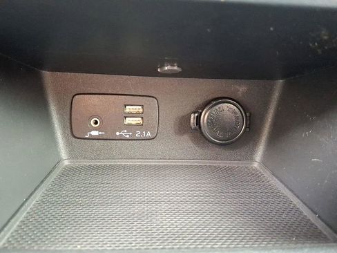 Used 2020 Subaru Forester Premium AWD/4WD image 26
