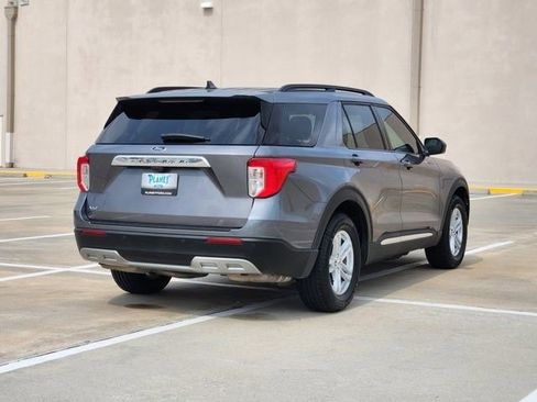 Used 2024 Ford Explorer XLT w/ Equipment Group 202A RWD image 5