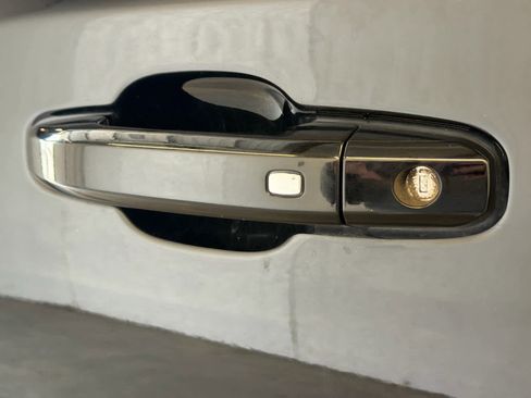 Used 2025 Chevrolet Silverado 1500 LT image 10