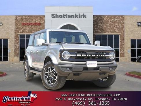 Used 2024 Ford Bronco Outer Banks AWD/4WD image 1