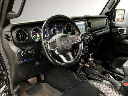 Used 2022 Jeep Wrangler Unlimited Sahara image 16