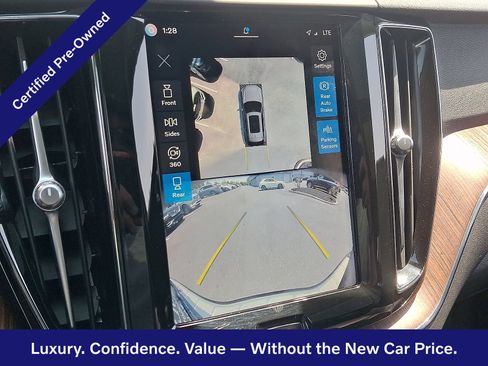 Certified 2024 Volvo XC60 B5 Plus w/ Protection Package Premier AWD/4WD image 19