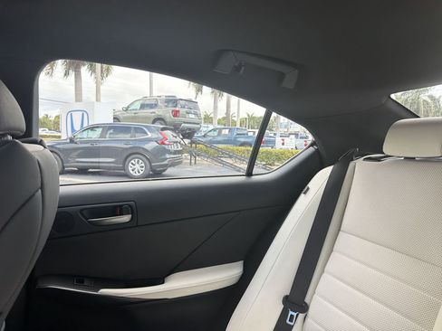 Used 2022 Lexus IS 350 F Sport RWD image 13