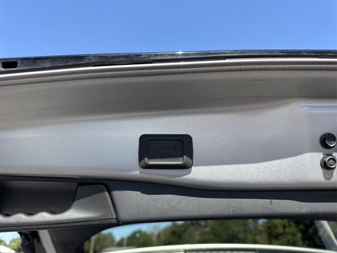 Used 2022 Toyota RAV4 SE w/ Convenience Package image 31