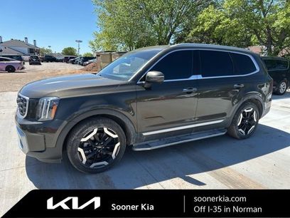 Used 2023 Kia Telluride S w/ S Sunroof Package