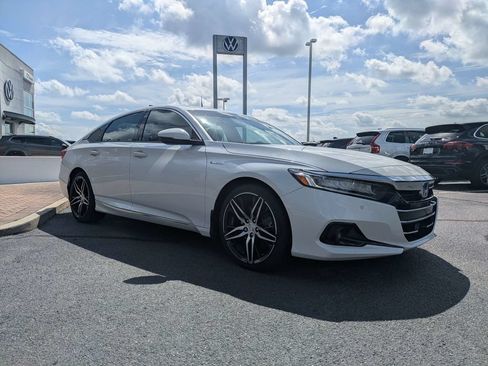 Used 2021 Honda Accord Touring image 3