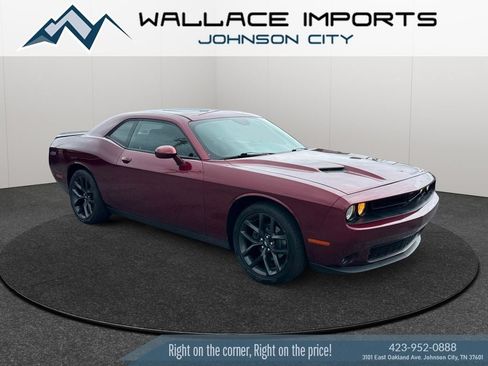 Used 2020 Dodge Challenger SXT w/ Blacktop Package RWD image 7