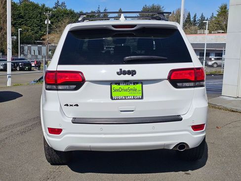 Used 2021 Jeep Grand Cherokee Laredo X image 6