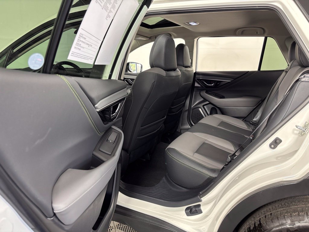 Used 2024 Subaru Outback Onyx Edition AWD/4WD image 32