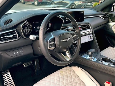 Used 2024 Genesis G70 3.3T Advanced w/ Sport Prestige Package image 17