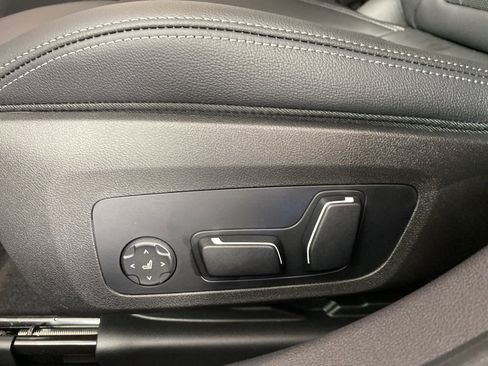 New 2025 BMW 330i xDrive Sedan w/ Premium Package image 9