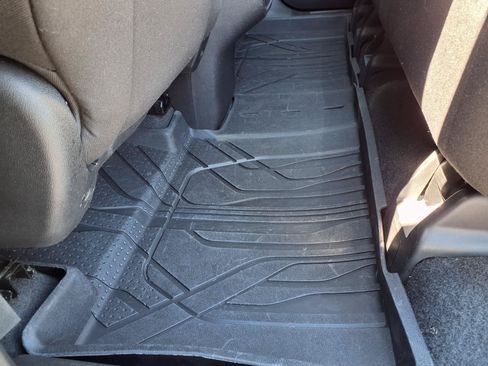 Used 2023 Chevrolet Equinox LS w/ LS Convenience Package FWD image 22
