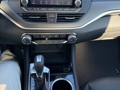 New 2025 Nissan Altima 2.5 SR FWD image 10