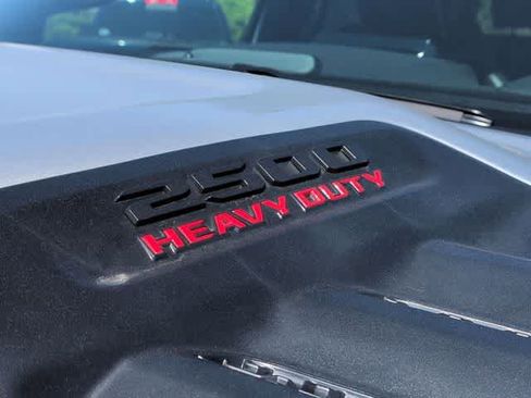 New 2026 RAM 2500 Laramie AWD/4WD image 13