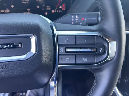 Used 2025 GMC Yukon XL Denali AWD/4WD image 29
