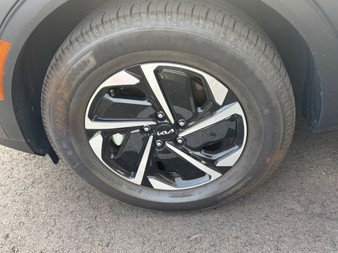 Certified 2023 Kia Sportage LX image 6