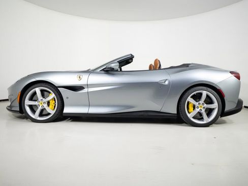 Used 2019 Ferrari Portofino RWD image 9