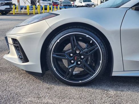 Used 2022 Chevrolet Corvette Stingray Coupe w/ 1LT RWD image 8