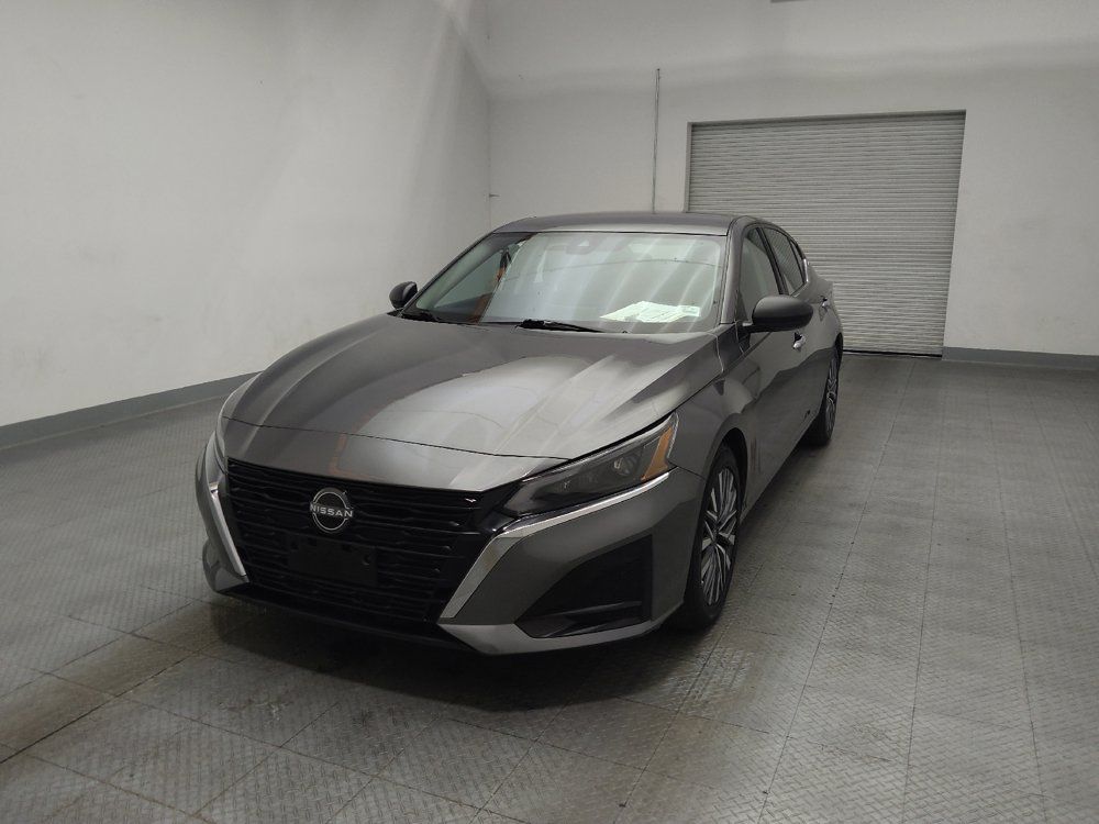 Used 2025 Nissan Altima 2.5 SV FWD image 15