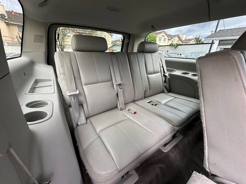 Used 2012 Chevrolet Suburban LT w/ Luxury Package image 24