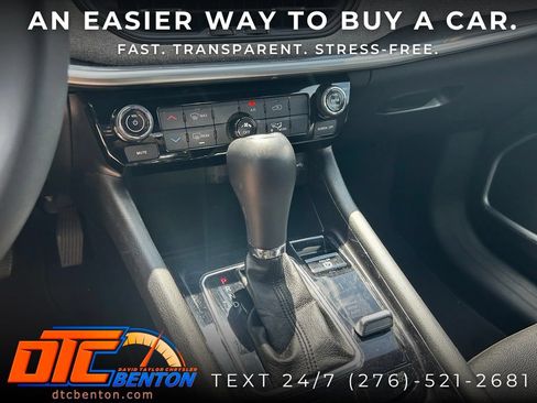 Used 2024 Jeep Compass Latitude AWD/4WD image 9