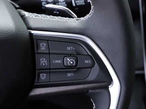 Used 2023 Jeep Grand Cherokee 4WD 4xe image 27
