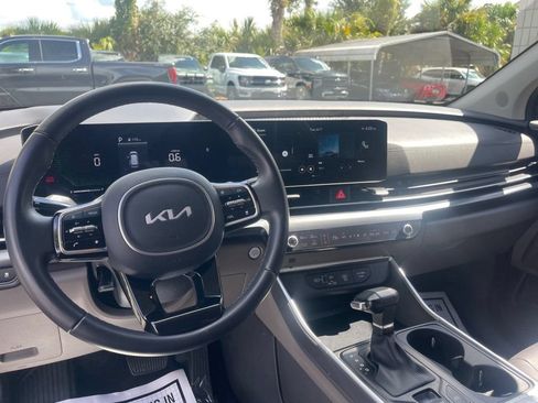 Used 2026 Kia Carnival FWD image 14
