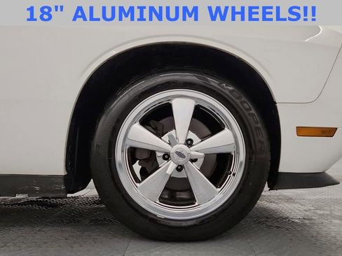 Used 2010 Dodge Challenger SE image 11