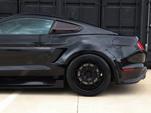 Used 2016 Ford Mustang Shelby GT350 w/ Technology Package RWD image 30