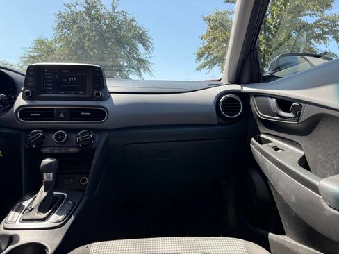 Used 2020 Hyundai Kona SE FWD image 8