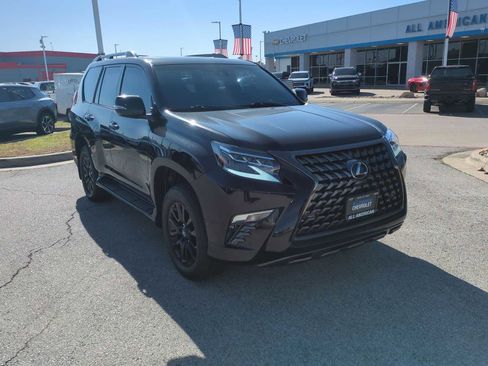 Used 2022 Lexus GX 460 image 2