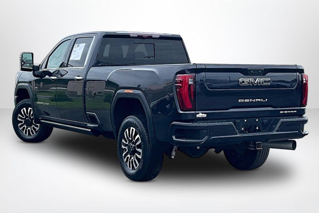 Used 2024 GMC Sierra 3500 Denali Ultimate AWD/4WD image 5