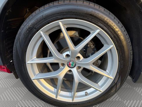 Used 2018 Alfa Romeo Stelvio Ti Sport AWD/4WD image 19