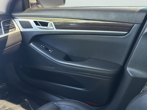 Used 2020 Genesis G80 3.8 RWD image 17