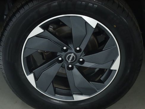 Certified 2026 Nissan Rogue SV AWD/4WD image 12