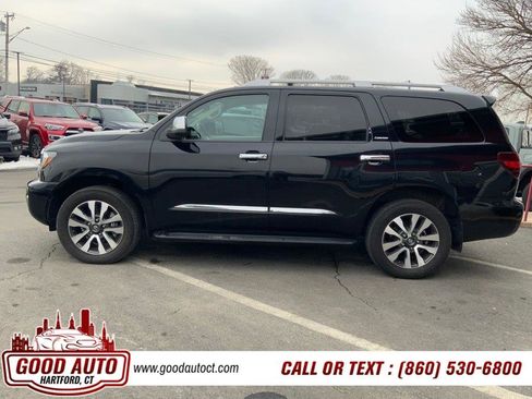 Used 2019 Toyota Sequoia Limited w/ Safety & Convenience Package image 8