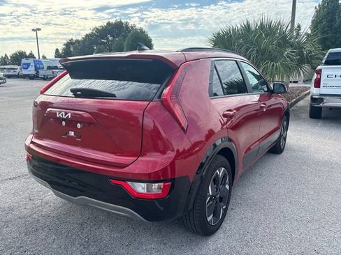 Used 2025 Kia Niro Wind w/ Wind Preserve Package FWD image 5