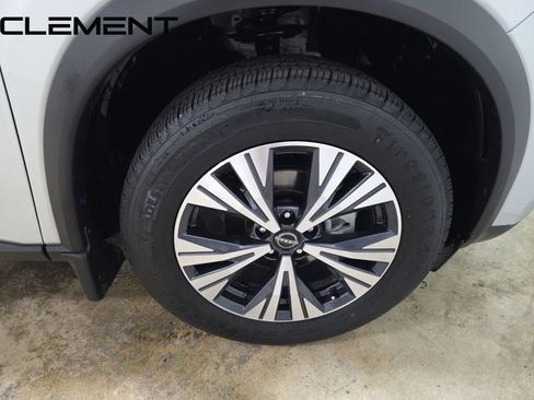 Used 2022 Nissan Rogue SV image 39