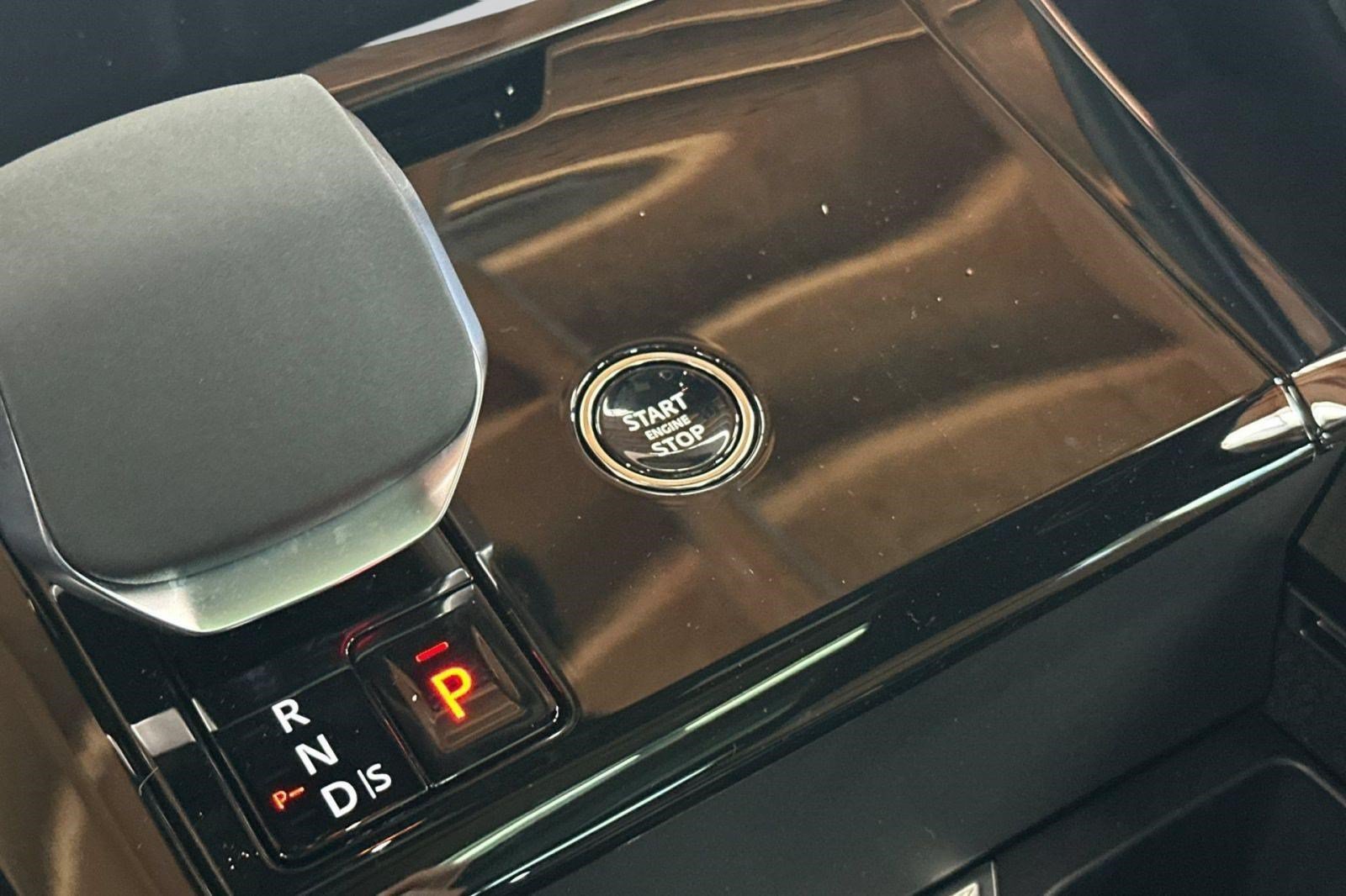 New 2026 Land Rover Range Rover Sport Dynamic SE AWD/4WD image 19