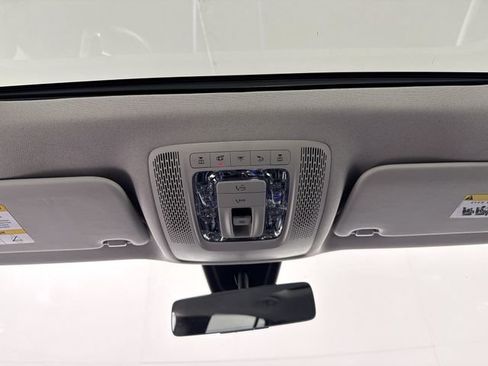 Used 2022 Mercedes-Benz GLB 250 4MATIC image 9