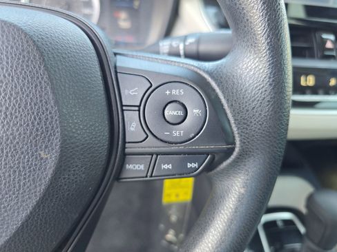 Used 2022 Toyota Corolla LE FWD image 21