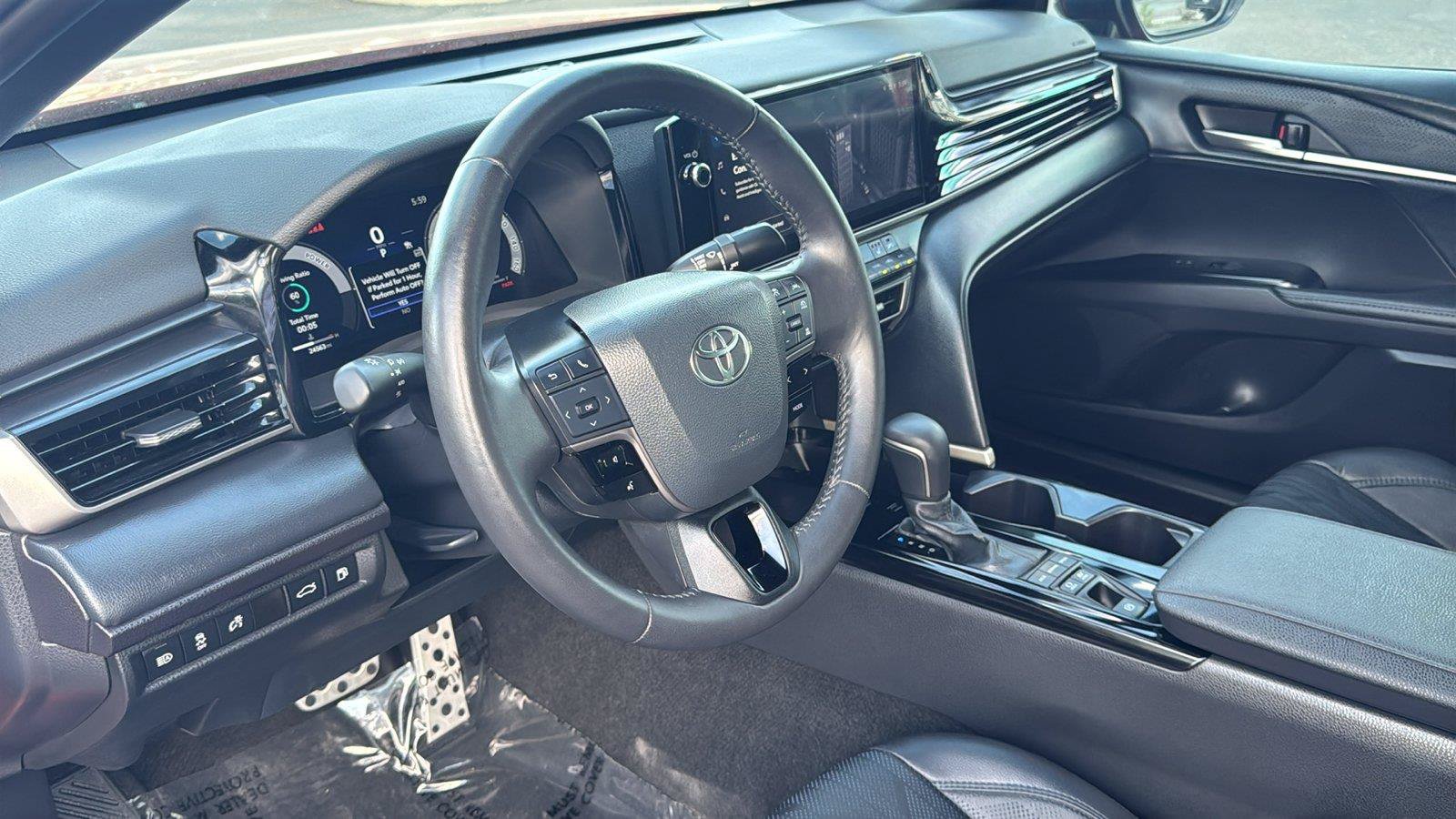 Used 2025 Toyota Camry XSE FWD image 25