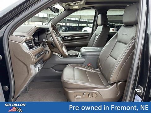 Certified 2022 GMC Yukon XL Denali w/ Denali Premium Package AWD/4WD image 18