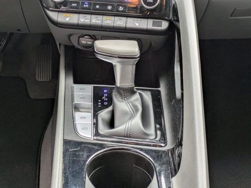 Used 2023 Hyundai Elantra SEL w/ Convenience Package image 16