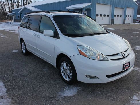 Used 2006 Toyota Sienna XLE image 4