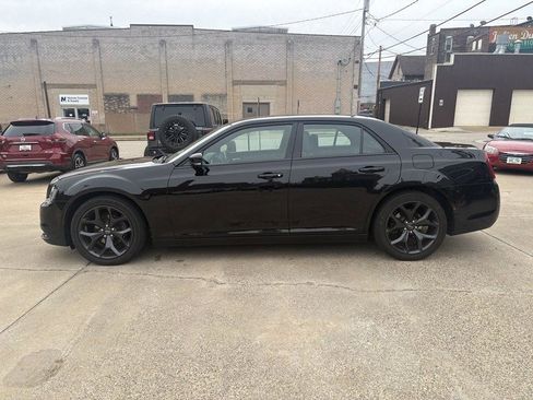 Used 2021 Chrysler 300 S RWD image 4