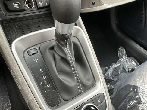 New 2026 Hyundai Venue SEL FWD image 19